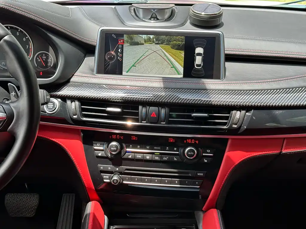 BMW X6 M 2017 — фото 18