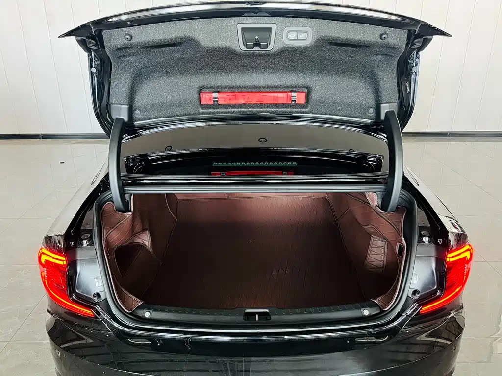 Volvo S90 2023 — фото 13
