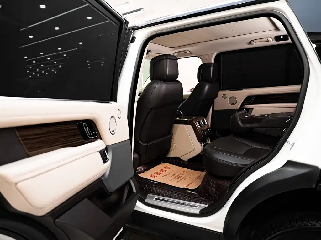 Land Rover Range Rover 2018 — фото 13