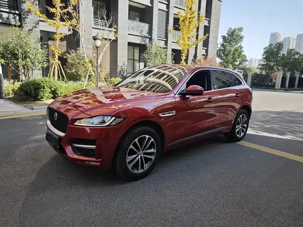 Jaguar F-PACE 2016
