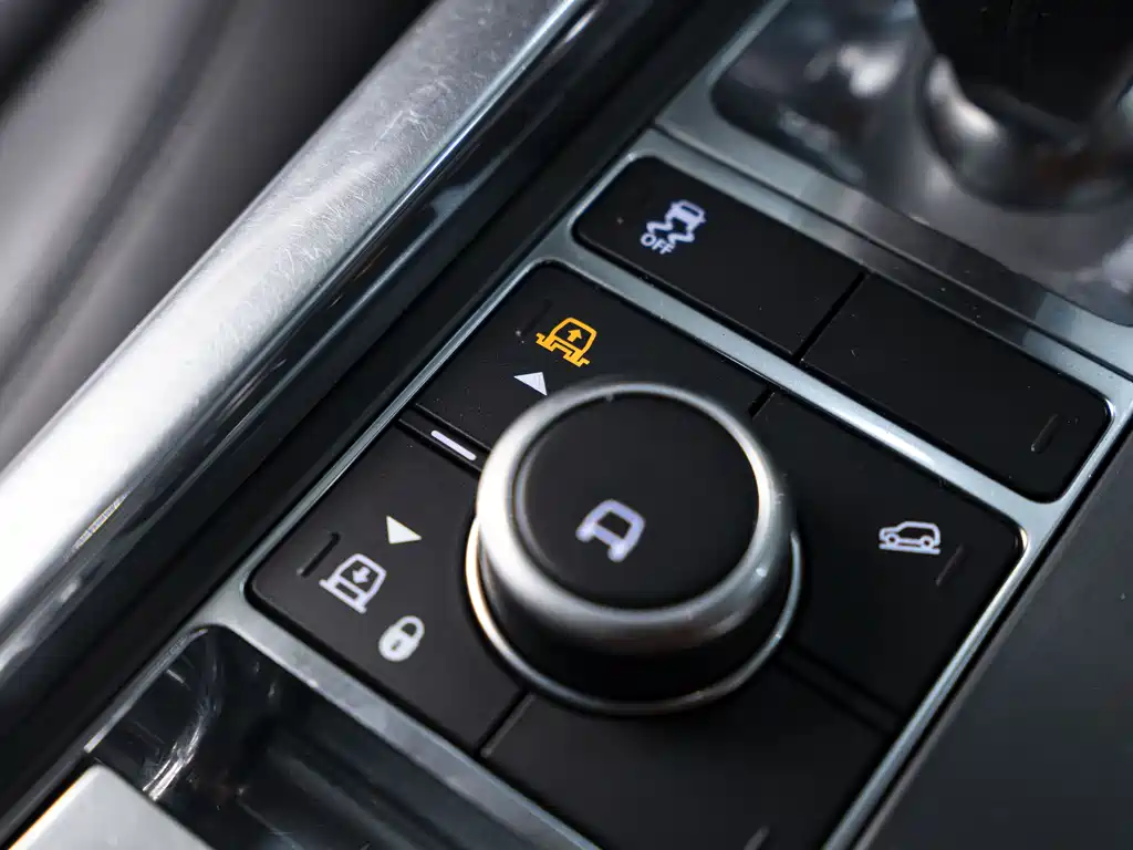Land Rover Sport 2020 — фото 17