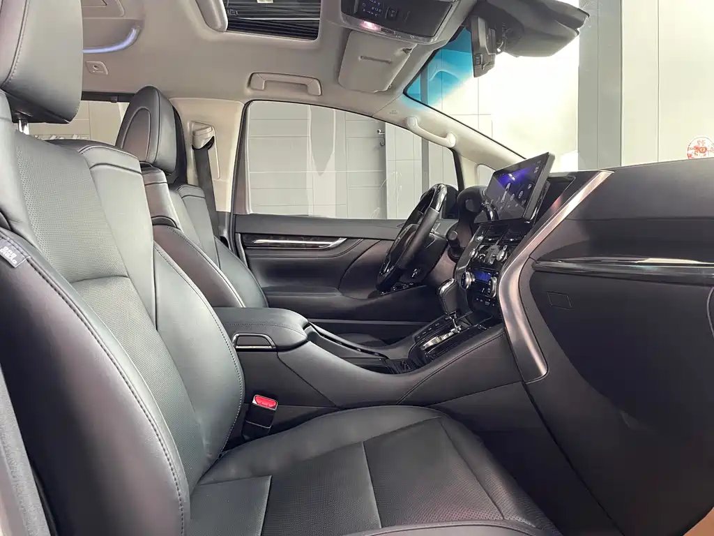 Toyota Vellfire 2020 — фото 8