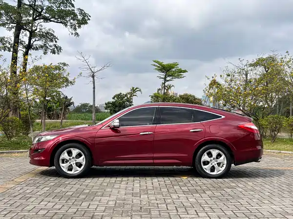 Honda Crosstour 2012