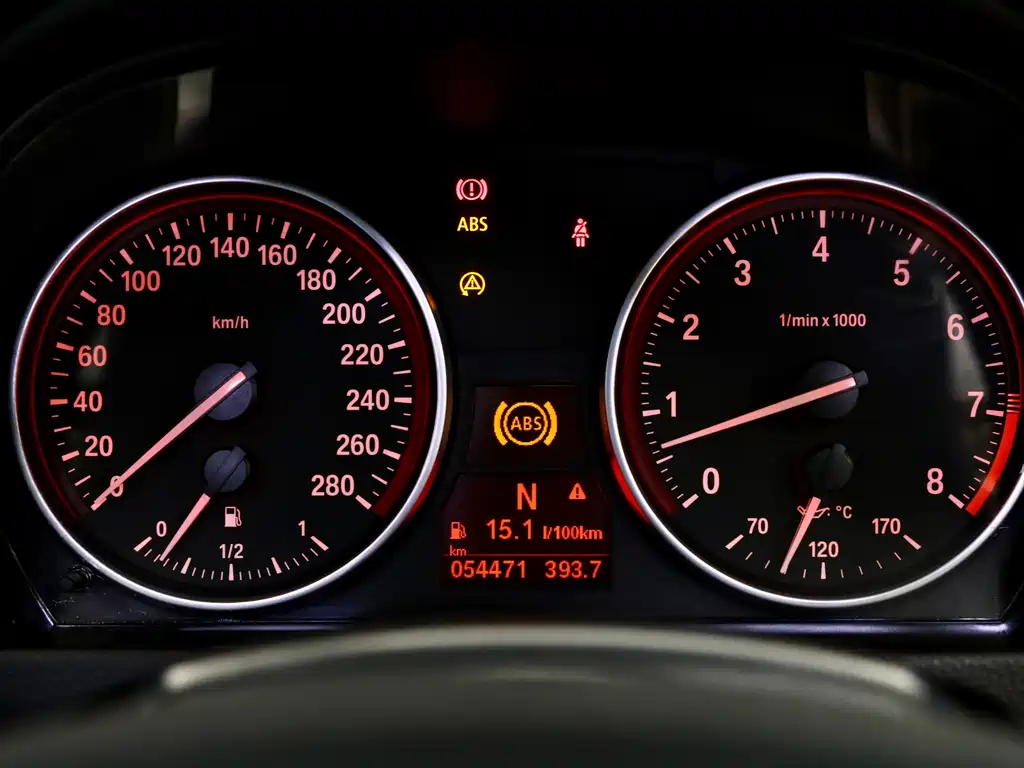 BMW 3 Series 2008 — фото 11
