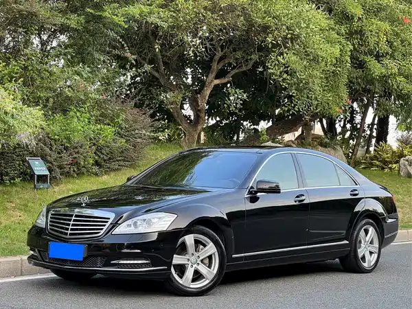 Mercedes-Benz S-Class 2010