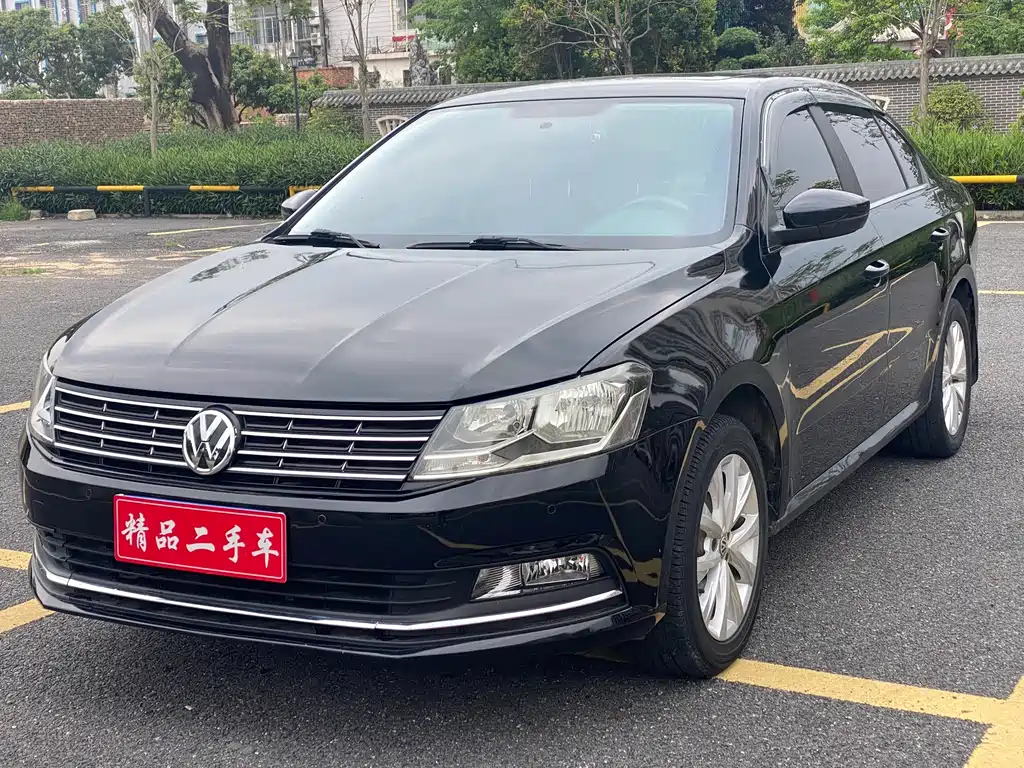 Volkswagen Lavida 2015