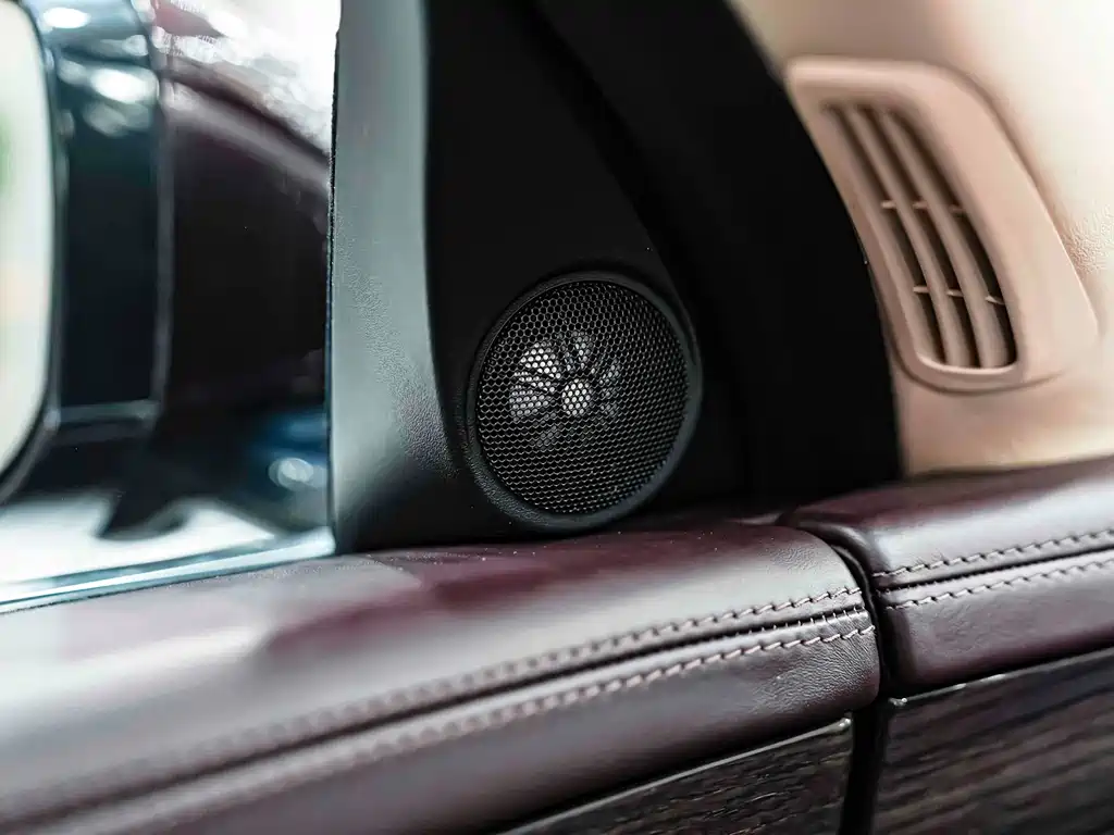Jaguar XJ 2013 — фото 22