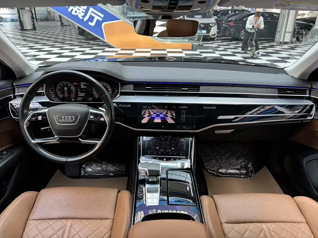 Audi A8 2021 — фото 9