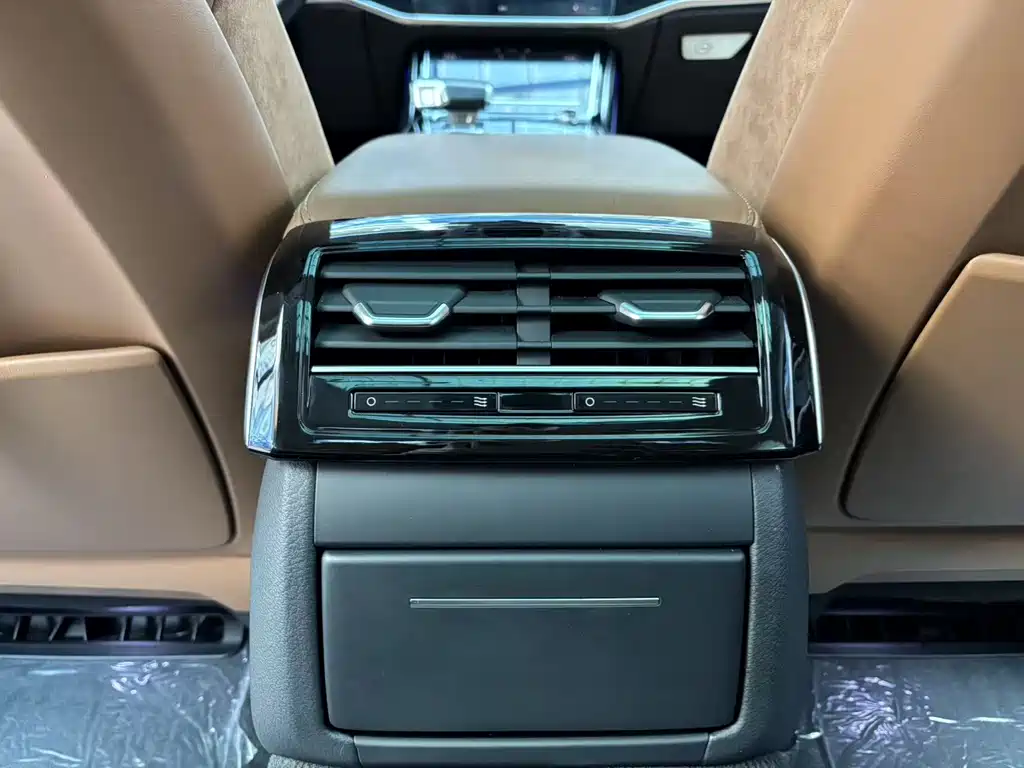 Audi A8 2021 — фото 13
