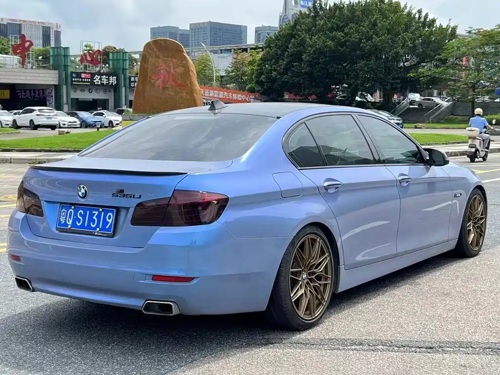 BMW 5 Series 2015 — фото 8