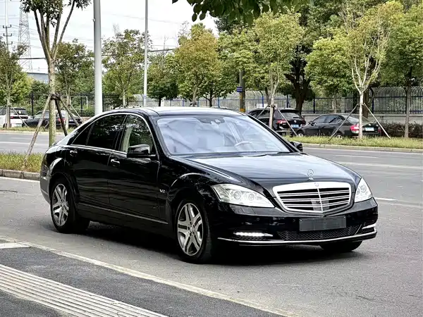 Mercedes-Benz S-Class 2010