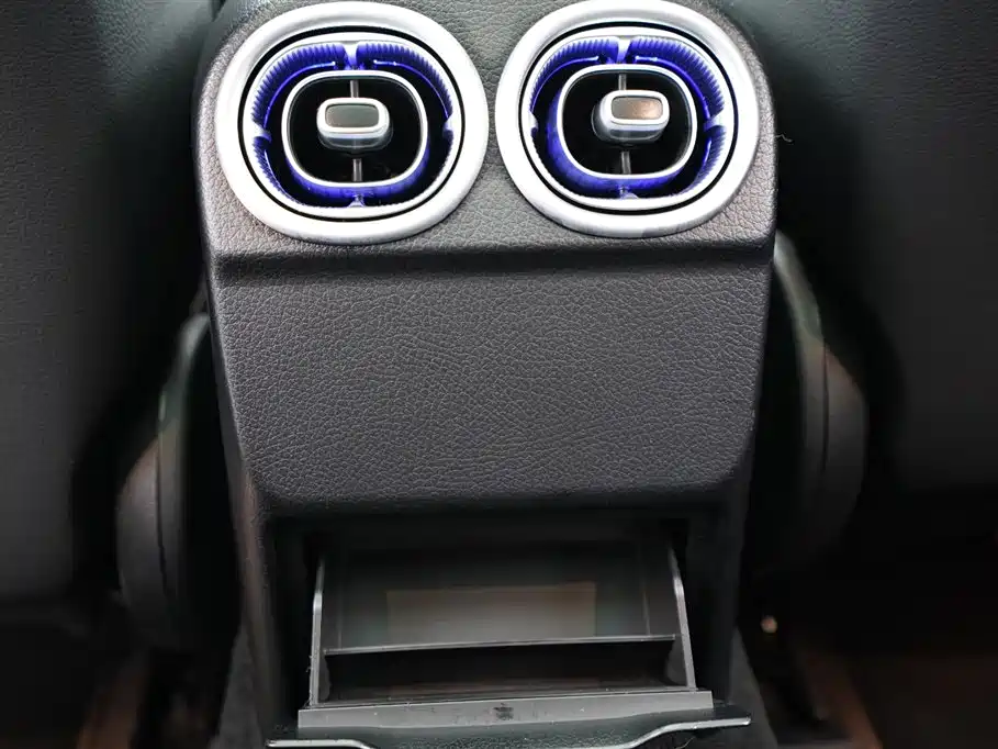 Mercedes-Benz C-Class 2022 — фото 18