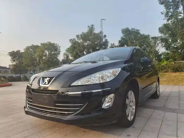 Peugeot 408 2012