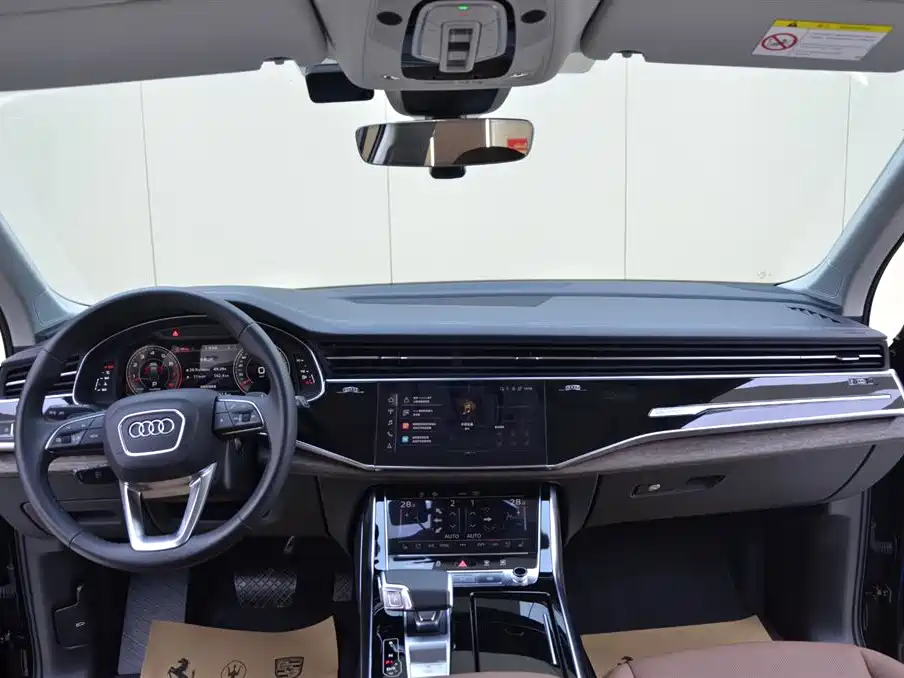 Audi Q7 2024 — фото 14