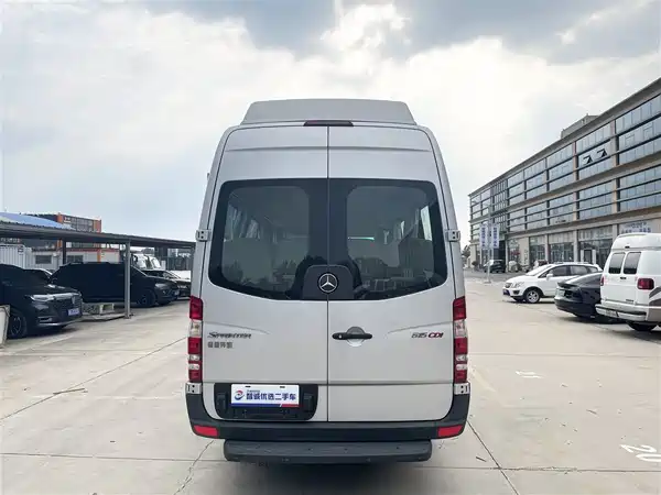 Mercedes-Benz Sprinter 2012