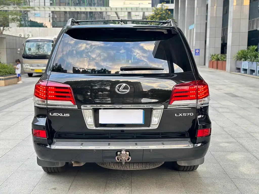 Lexus LX 2013 — фото 4