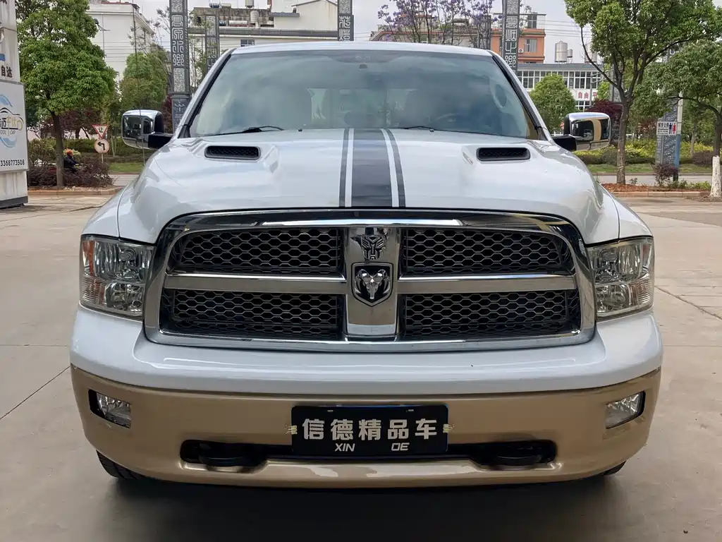 RAM Trucks 2013 — фото 1