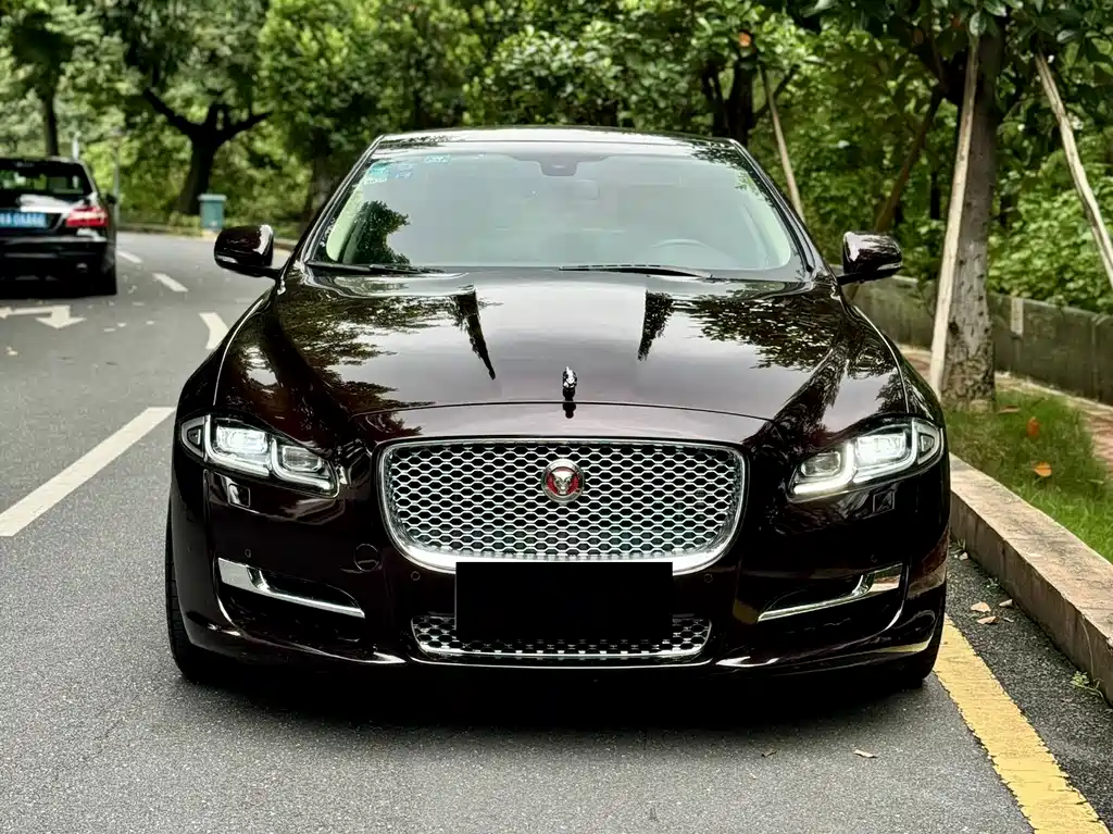 Jaguar XJ 2016 — фото 2