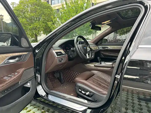 BMW 7 Series 2021