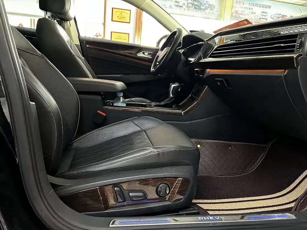 Volkswagen Passat New Energy 2020 — фото 3