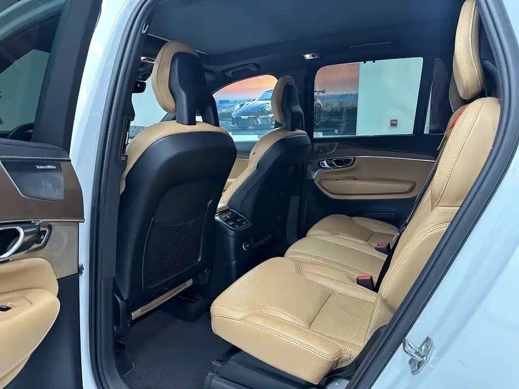 Volvo XC90 PHEV 2016 — фото 16