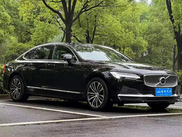 Volvo S90 Plug-In Hybrid 2024