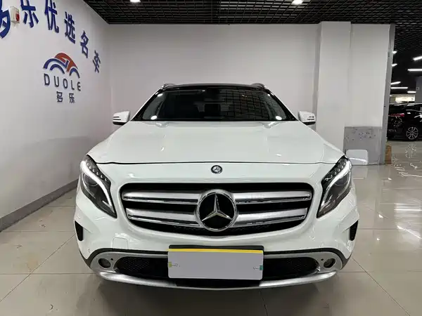 Mercedes-Benz GLA 2015