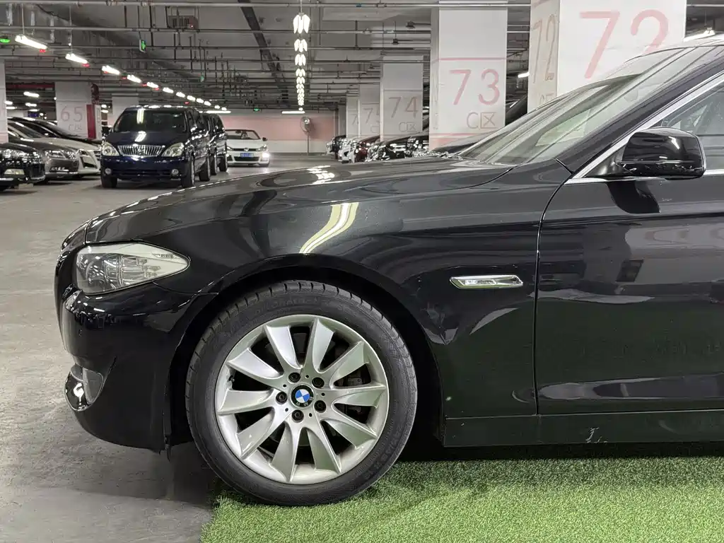 BMW 5 Series 2011 — фото 18