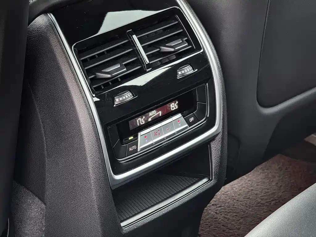 BMW X5 M 2021 — фото 12