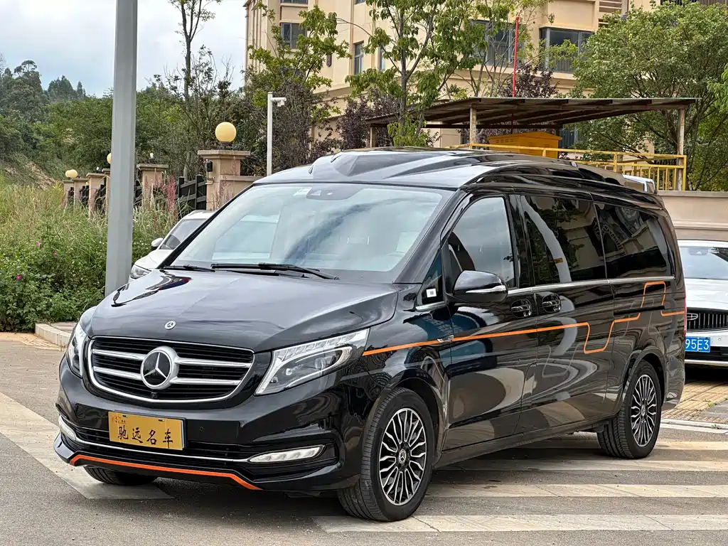 Mercedes-Benz V-Class 2021 — фото 1
