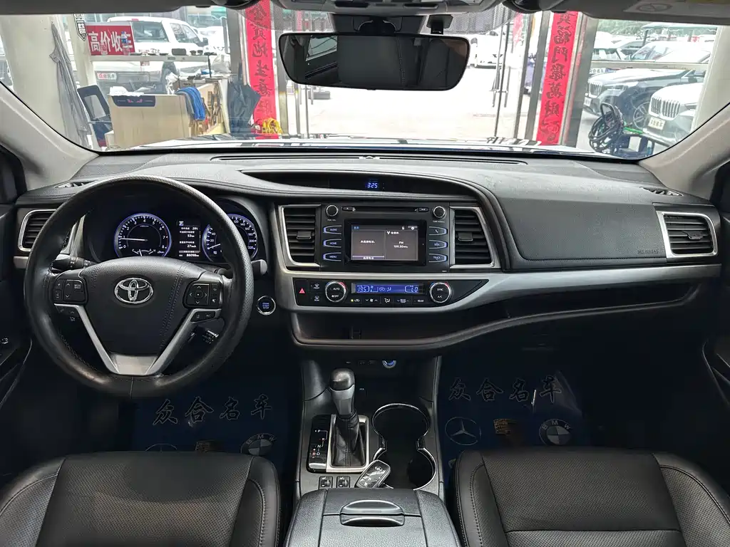 Toyota Highlander 2020 — фото 9