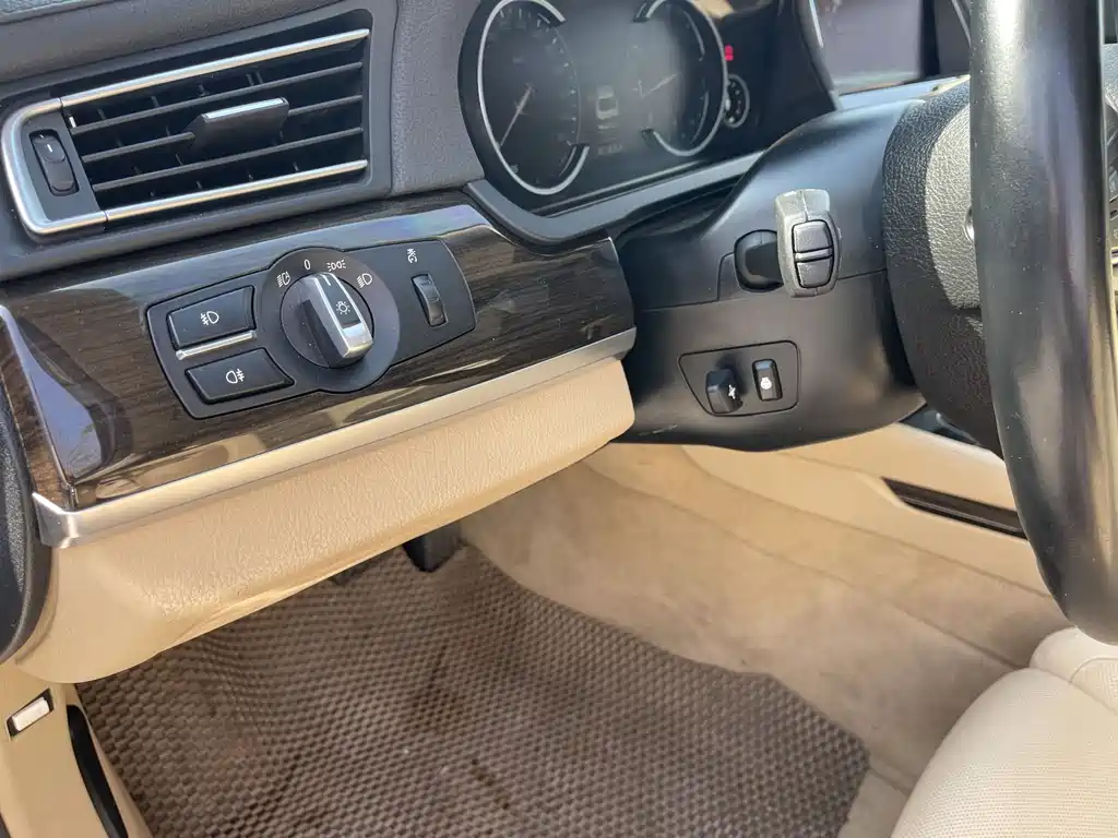 BMW 7 Series 2014 — фото 13