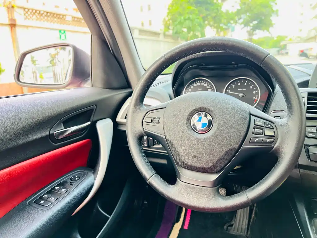 BMW 1 Series 2012 — фото 25