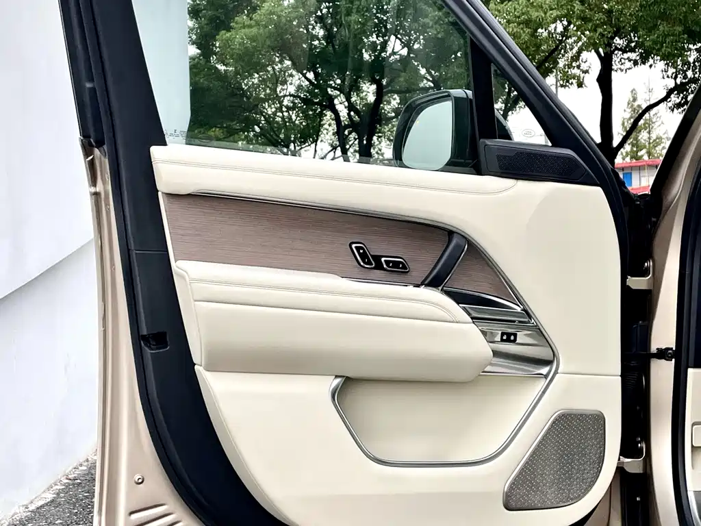 Land Rover Range Rover 2022 — фото 12