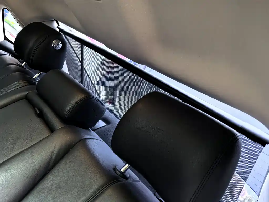 Jaguar XJ 2018 — фото 19