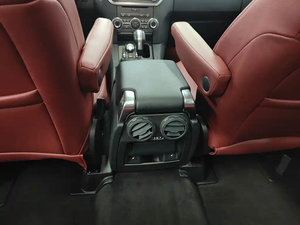 Land Rover Discovery 2010 — фото 10