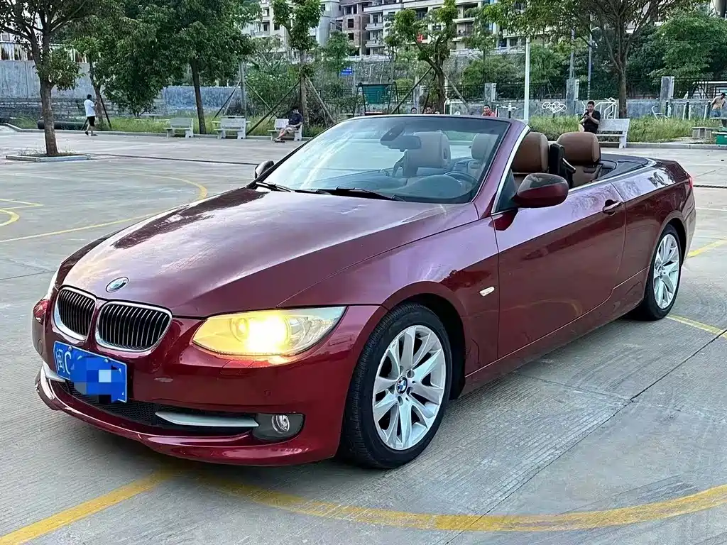 BMW 3 Series 2011 — фото 1