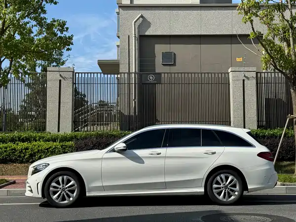 Mercedes-Benz C-Class 2020