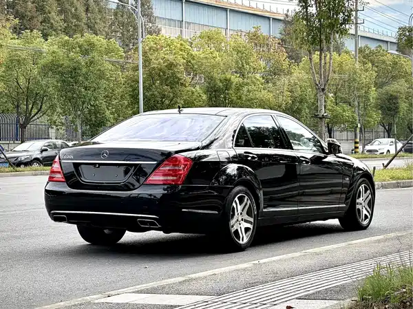 Mercedes-Benz S-Class 2010