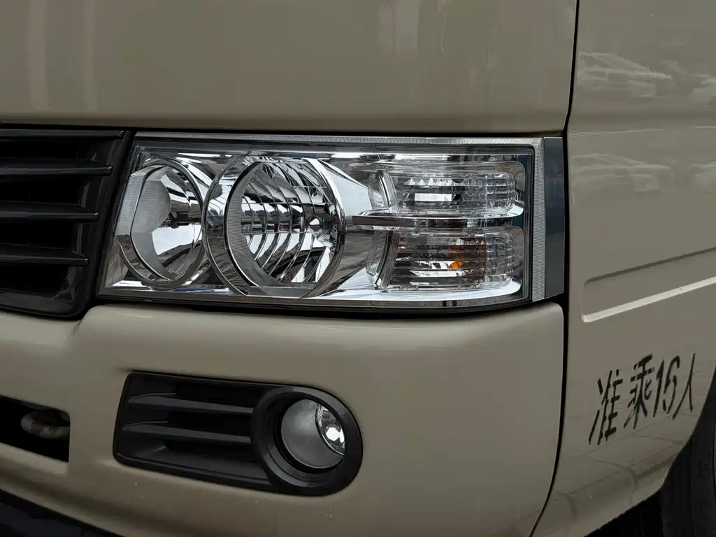 Toyota Coaster 2017 — фото 9