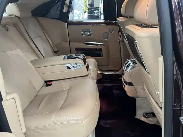 Rolls-Royce Ghost 2010