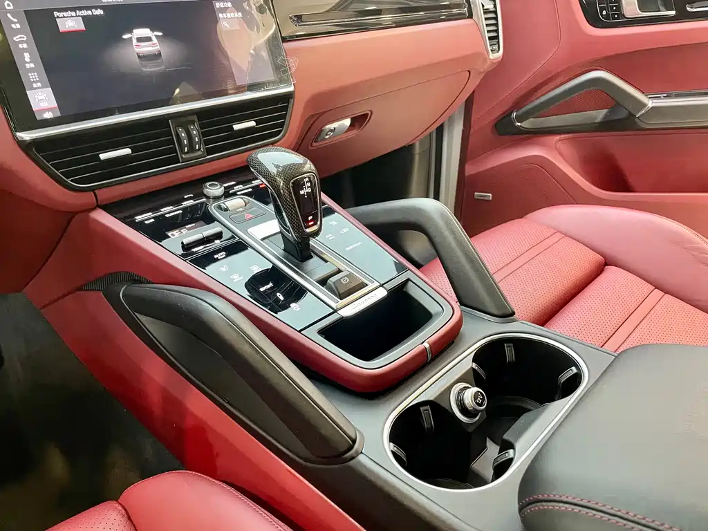 Porsche Cayenne 2019 — фото 29