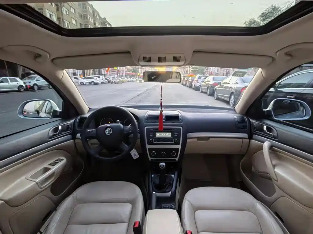 Skoda Octavia 2015 — фото 7
