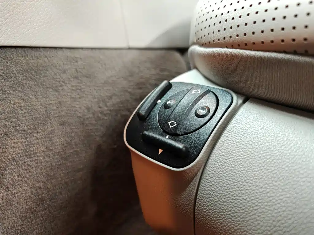 Mercedes-Benz E-Class AMG 2008 — фото 10