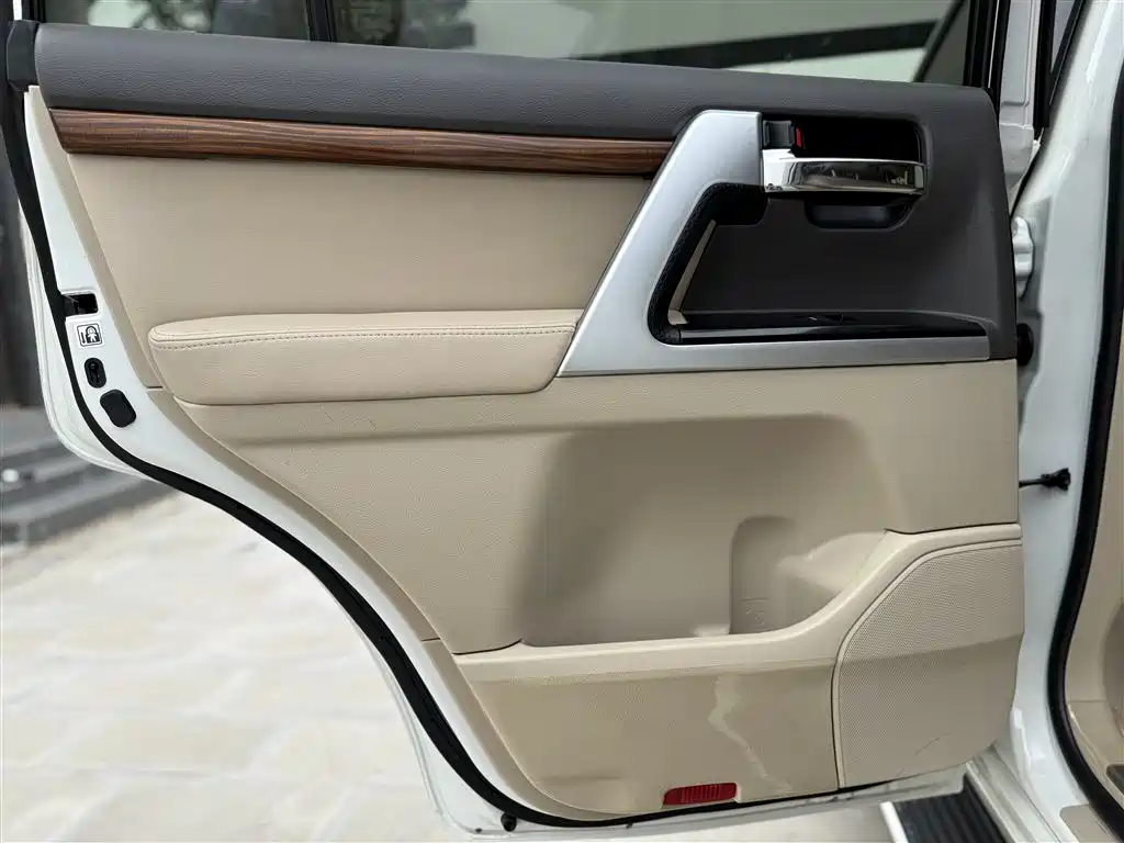 Toyota Land Cruiser 2019 — фото 17