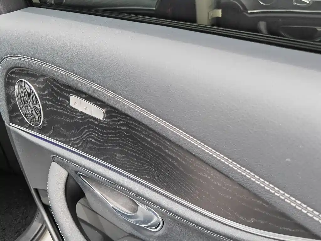 Mercedes-Benz E-Class 2018 — фото 17