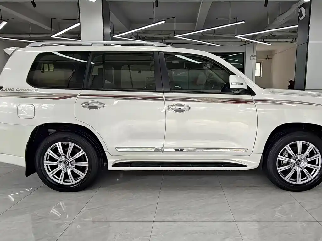 Toyota Land Cruiser 2019 — фото 2