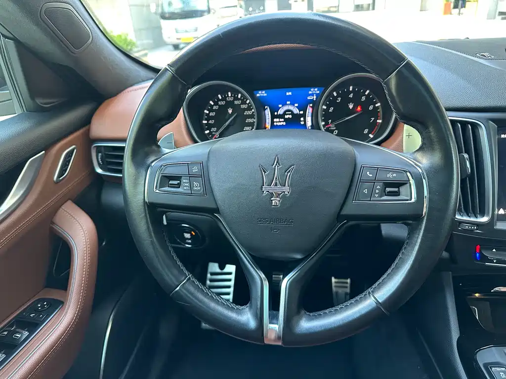 Maserati Levante 2020 — фото 14