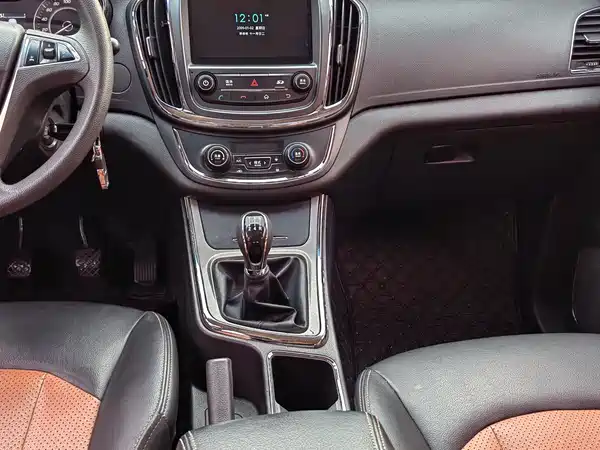 Baojun 560 2015