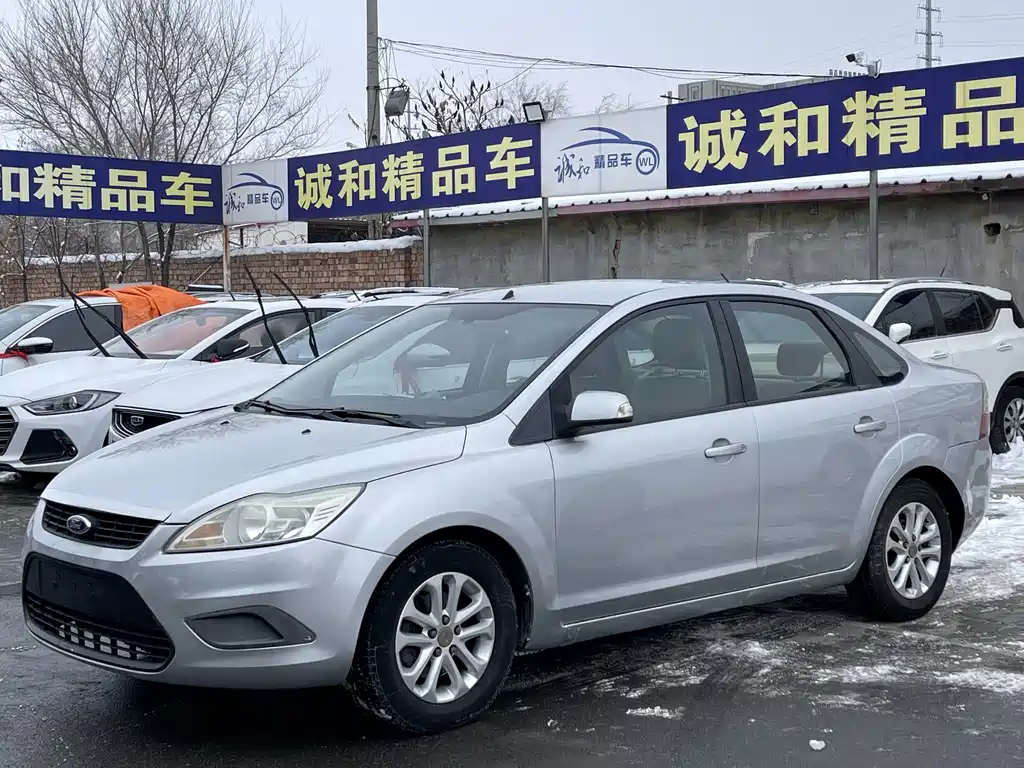 Ford Focus 2013 — фото 1